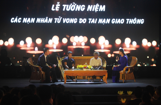 Kh&aacute;ch mời l&ecirc;n chia sẻ nỗi đau l&agrave; những th&acirc;n nh&acirc;n của vụ tai nạn thảm khốc tại huyện Chư S&ecirc;, Gia Lai.