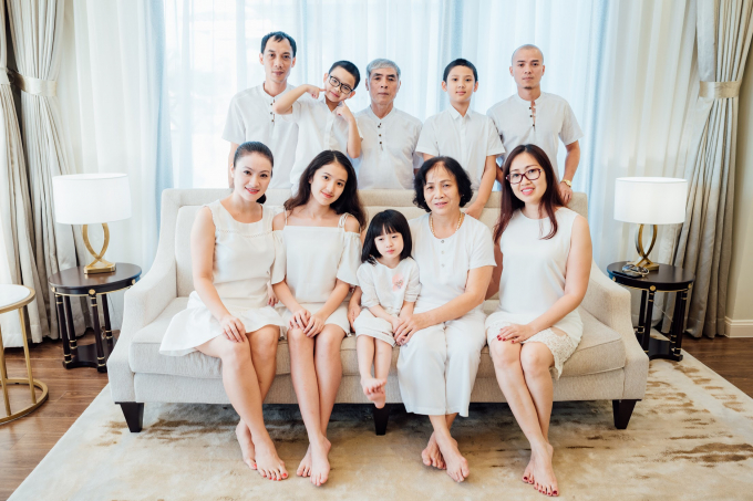 Th&iacute;ch th&uacute; với bộ ảnh độc đ&aacute;o của gia đ&igrave;nh ba thế hệ