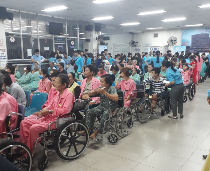 Bệnh nhận cần được sự quan t&acirc;m hơn nữa từ cộng đồng.