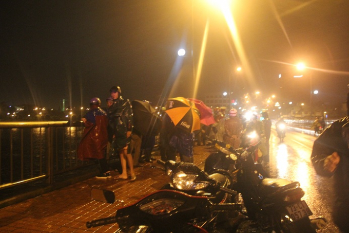 Thời điểm xẩy ra sự việc trời mưa rất lớn.