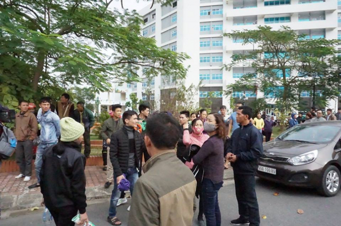 Người nh&agrave; nạn nh&acirc;n bức x&uacute;c trước sự việc xảy ra.