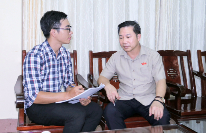 Đại biểu Quốc hội&nbsp;Lưu B&igrave;nh Nhưỡng (lề phải).