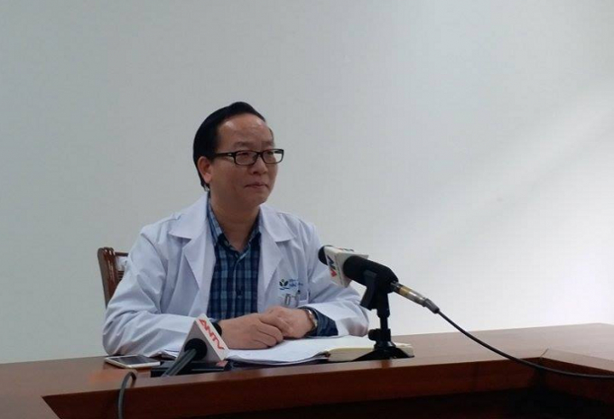 PGS.TS. Trần Minh Điển, Ph&oacute; Gi&aacute;m đốc Bệnh viện Nhi Trung ương th&ocirc;ng tin với c&aacute;c cơ quan b&aacute;o ch&iacute;.