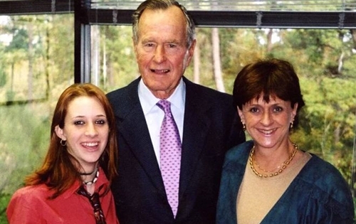 “Vết dầu loang” của bê bối tình dục