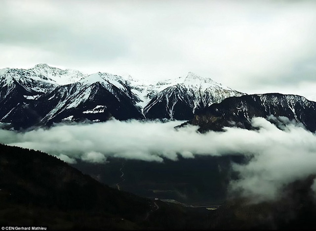 Albinen l&agrave; một thị trấn miền n&uacute;i nằm trong một thung lũng n&ecirc;n thơ c&oacute; độ cao 1.300m so với mặt nước biển.