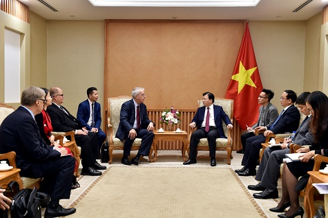 Ph&oacute; Thủ tướng Trịnh Đ&igrave;nh Dũng tiếp Chủ tịch Tập đo&agrave;n Vision Transportation Group