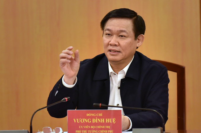 Ph&oacute; Thủ tướng Vương Đ&igrave;nh Huệ l&agrave;m việc với Bộ T&agrave;i ch&iacute;nh