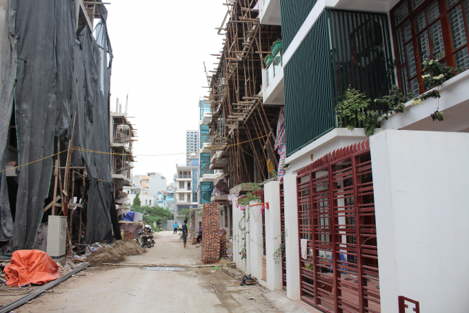 Tại đ&acirc;y, c&aacute;c hạng mục c&ocirc;ng tr&igrave;nh vẫn đang được ho&agrave;n thiện.