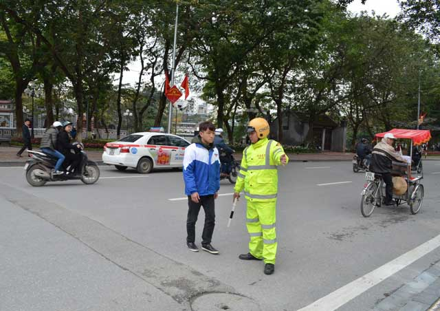 Người đi bộ g&acirc;y tai nạn giao th&ocirc;ng c&oacute; thể bị phạt t&ugrave; tới 15 năm.