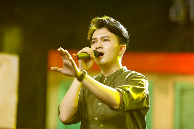 Nam Cường h&oacute;a nhạc sĩ ngh&egrave;o van xin t&igrave;nh y&ecirc;u trong Người Kể Chuyện T&igrave;nh