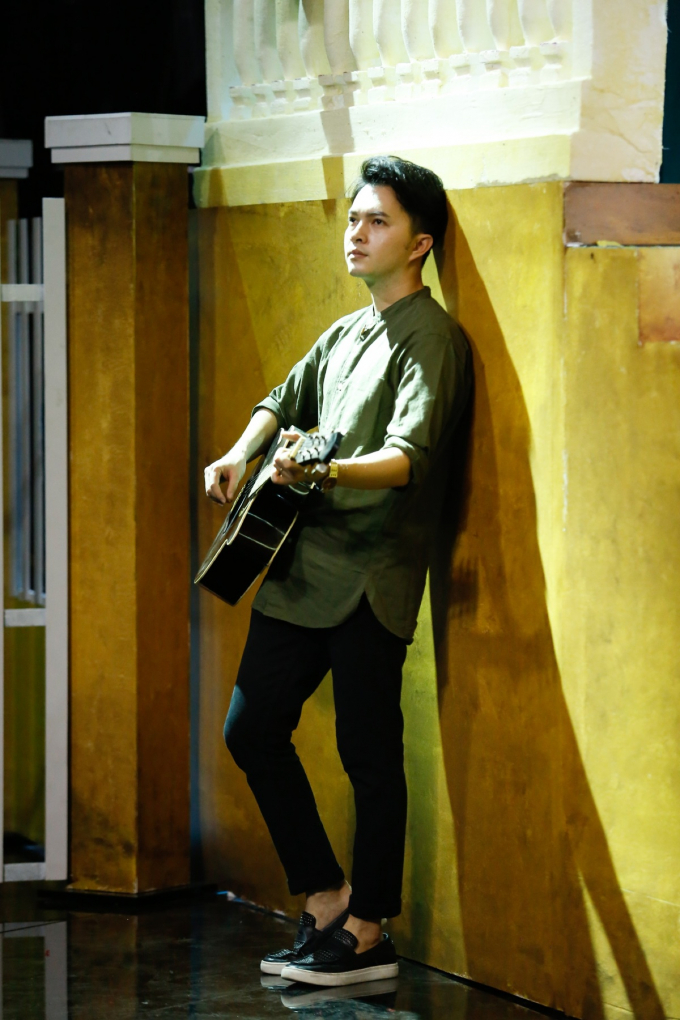 Nam Cường h&oacute;a nhạc sĩ ngh&egrave;o van xin t&igrave;nh y&ecirc;u trong Người Kể Chuyện T&igrave;nh