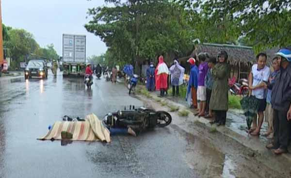 Hiện trường vụ tai nạn. Ảnh: BATGT Quảng Ngai.