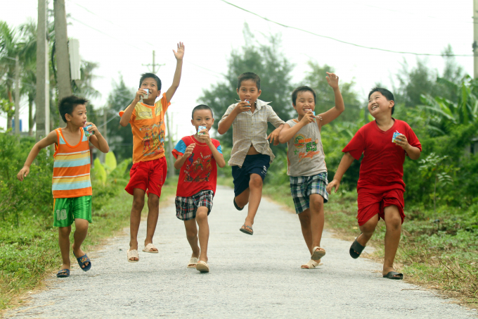 H&igrave;nh th&agrave;nh th&oacute;i quen vận động nhằm giảm thiểu nguy cơ mắc c&aacute;c bệnh KLN khi trẻ trưởng th&agrave;nh.