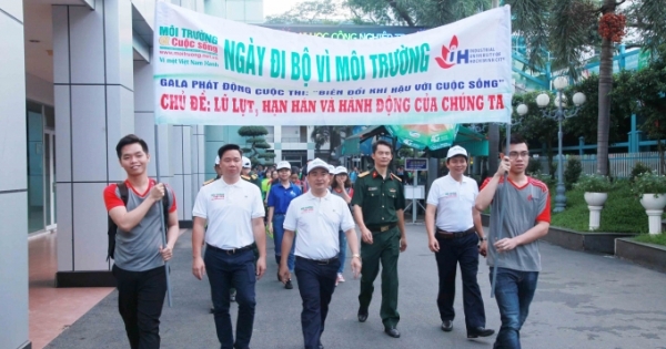 TP HCM: Hàng ngàn sinh viên, đoàn viên thanh niên tham gia chương trình “Ngày Đi bộ vì Môi trường”