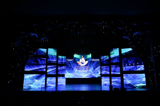 S&acirc;n khấu ho&agrave;nh tr&aacute;ng của Li&ecirc;n hoan phim Việt Nam lần thứ 20 tại Đ&agrave; Nẵng