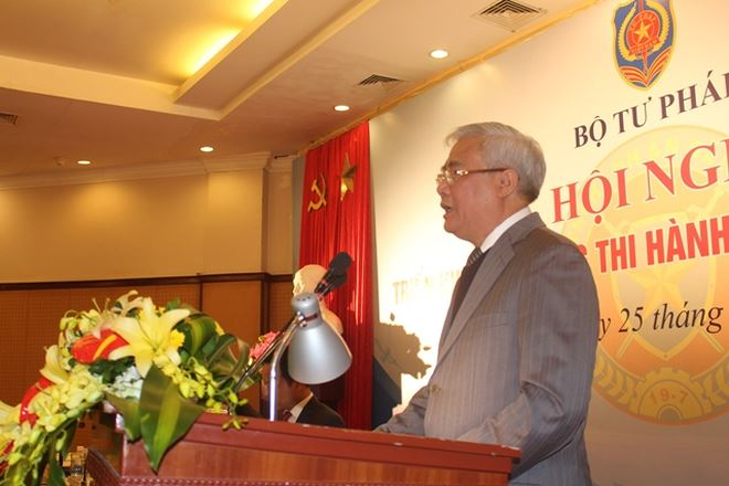 Tổng cục trưởng Ho&agrave;ng Sỹ Th&agrave;nh b&aacute;o c&aacute;o kết quả c&ocirc;ng t&aacute;c.