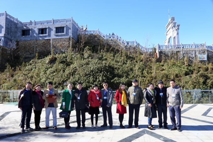 Sa Pa (L&agrave;o Cai): Tuyệt t&igrave;nh cốc tr&ecirc;n đỉnh Fansipan