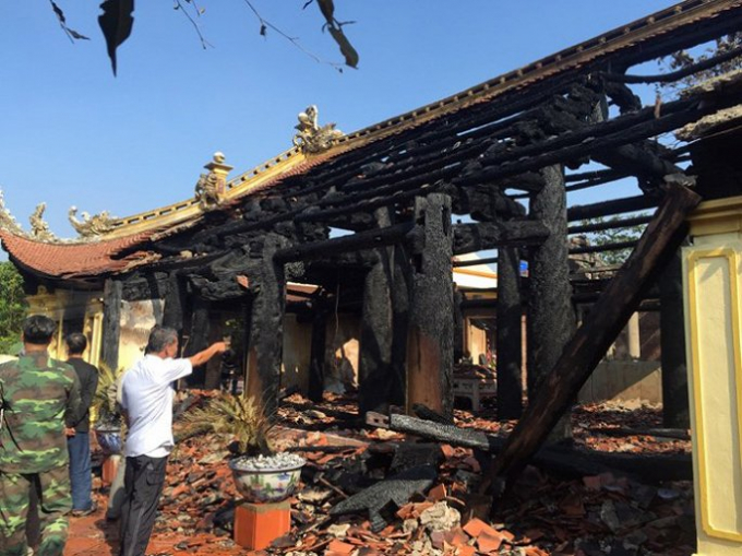 Theo người d&acirc;n địa phương, ng&ocirc;i đ&igrave;nh c&oacute; tuổi đời khoảng 300-400 năm, với kiến tr&uacute;c, họa tiết được đi&ecirc;u khắc tinh xảo.