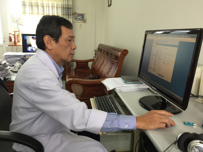 B&aacute;c sĩ Phạm Minh Trường lu&ocirc;n trăn trở v&agrave; quyết t&acirc;m thực hiện những đổi mới để gi&uacute;p đỡ nhiều hơn những người gặp vấn đề về mắt, đặc biệt l&agrave; trẻ em.