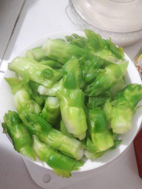 M&oacute;n mầm đ&aacute; n&agrave;y d&ugrave; c&oacute; gi&aacute; đắt ngang với thịt nhưng vẫn được d&acirc;n H&agrave; th&agrave;nh chuộng mua