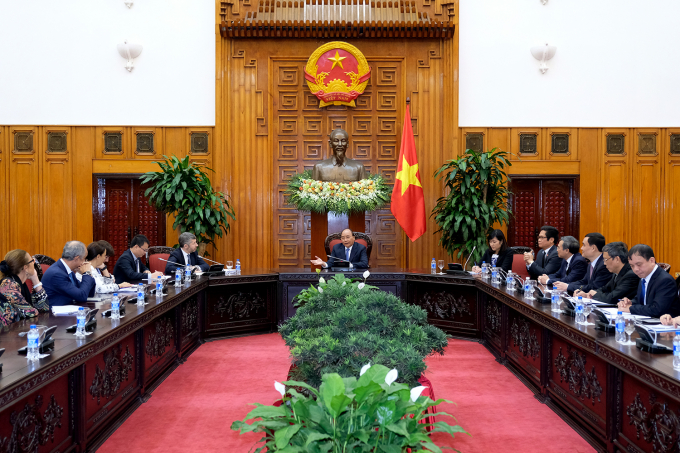 Thủ tướng Nguyễn Xu&acirc;n Ph&uacute;c tiếp Thứ trưởng Bộ ph&aacute;t triển kinh tế Italy