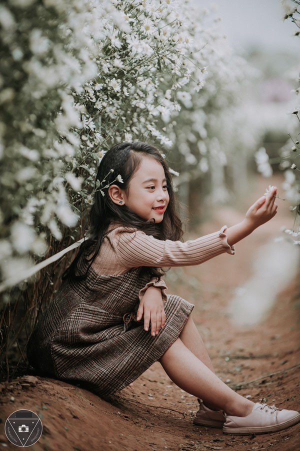 &ldquo;Tiểu Chi Pu&rdquo; khiến cư d&acirc;n mạng s&ocirc;i s&ugrave;ng sục với bộ ảnh chụp c&ugrave;ng c&uacute;c họa mi được đ&aacute;nh gi&aacute; l&agrave; đẹp nhất m&ugrave;a