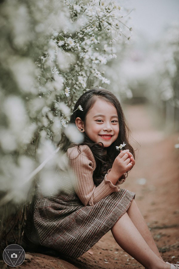 &ldquo;Tiểu Chi Pu&rdquo; khiến cư d&acirc;n mạng s&ocirc;i s&ugrave;ng sục với bộ ảnh chụp c&ugrave;ng c&uacute;c họa mi được đ&aacute;nh gi&aacute; l&agrave; đẹp nhất m&ugrave;a