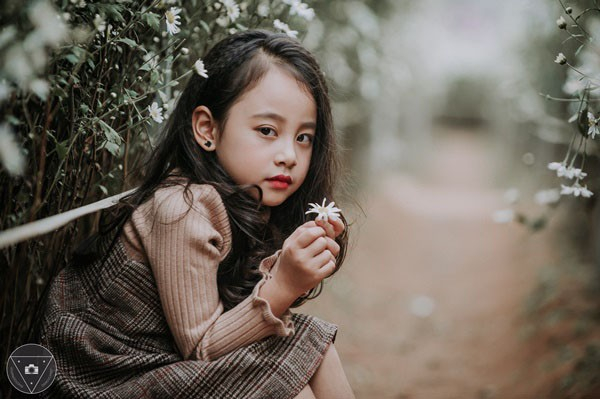 Mỗi một biểu cảm, Bảo Vy đều h&uacute;t hồn người nh&igrave;n theo c&aacute;ch kh&aacute;c nhau.