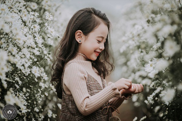 &ldquo;Tiểu Chi Pu&rdquo; khiến cư d&acirc;n mạng s&ocirc;i s&ugrave;ng sục với bộ ảnh chụp c&ugrave;ng c&uacute;c họa mi được đ&aacute;nh gi&aacute; l&agrave; đẹp nhất m&ugrave;a