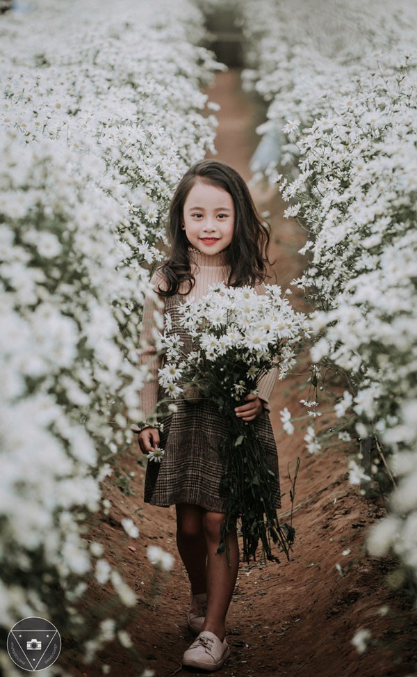 Hỏi ai m&agrave; kh&ocirc;ng y&ecirc;u cho được khu&ocirc;n mặt n&agrave;y v&agrave; nụ cười n&agrave;y.