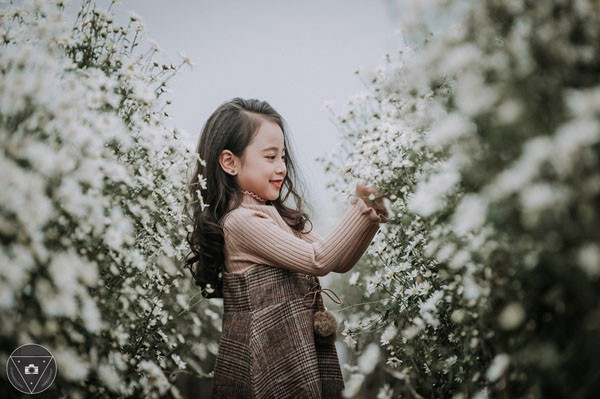 &ldquo;Tiểu Chi Pu&rdquo; khiến cư d&acirc;n mạng s&ocirc;i s&ugrave;ng sục với bộ ảnh chụp c&ugrave;ng c&uacute;c họa mi được đ&aacute;nh gi&aacute; l&agrave; đẹp nhất m&ugrave;a