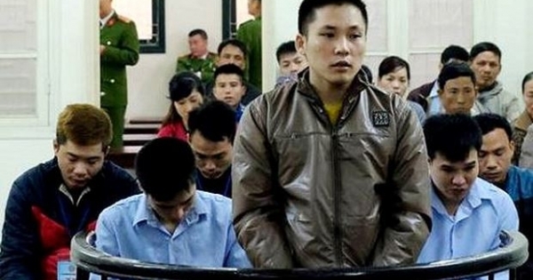 Mâu thuẫn đất đai, lao vào bắn nhau như phim hành động