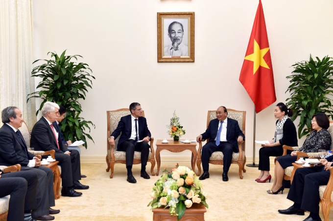 Thủ tướng Nguyễn Xu&acirc;n Ph&uacute;c tiếp l&atilde;nh đạo c&aacute;c tập đo&agrave;n Ph&aacute;p, Australia