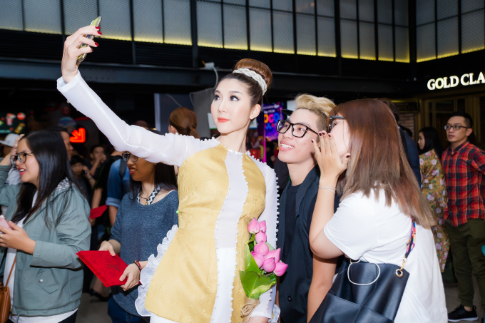 Ngọc Quy&ecirc;n h&aacute;o hức ng&agrave;y trở về nước để chuẩn bị ra mắt phim &ldquo;Mẹ chồng&rdquo; như đ&atilde; hẹn với kh&aacute;n giả trong nước từ trước.