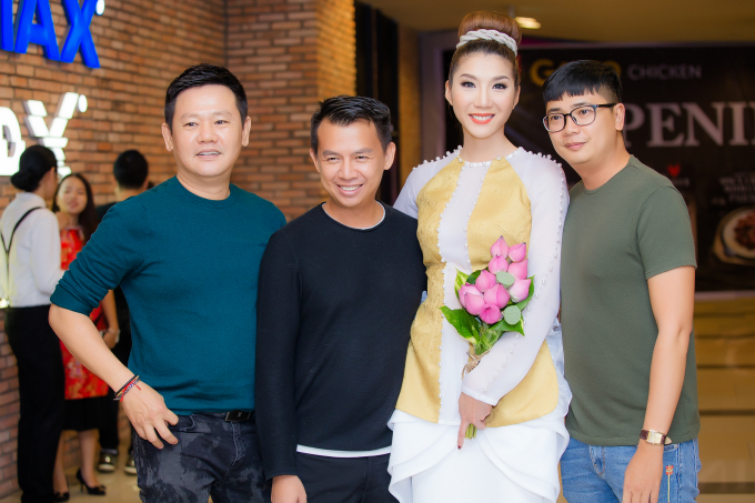 Về bộ phim Mẹ Chồng, Ngọc Quy&ecirc;n cũng bật m&iacute; l&agrave; c&ocirc; v&agrave;o vai Mợ Bảy Loan &ndash; một người phụ nữ với rất nhiều diễn biến t&acirc;m trạng phức tạp kh&ocirc;ng k&eacute;m phần b&iacute; ẩn. Điều khiến Ngọc Quy&ecirc;n nhớ m&atilde;i trong suốt qu&aacute; tr&igrave;nh quay phim l&agrave; c&ocirc; một lần nữa được tổ chức một đ&aacute;m cưới rất linh đ&igrave;nh v&agrave; trịnh trọng.