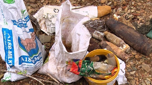 Tr&aacute;i bom c&ugrave;ng c&aacute;c vật liệu nổ kh&aacute;c được ti&ecirc;u hủy.