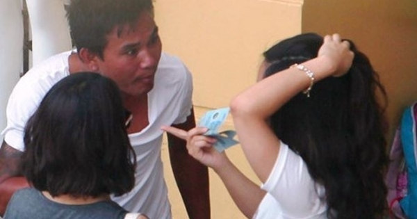 Công an vào cuộc vụ du khách tây bị ép đánh giày kiểu 