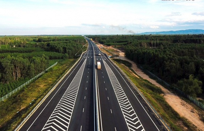 Cao tốc Đ&agrave; Nẵng - Quảng Ng&atilde;i nh&igrave;n từ tr&ecirc;n cao. (Ảnh: B&aacute;o Lao động)
