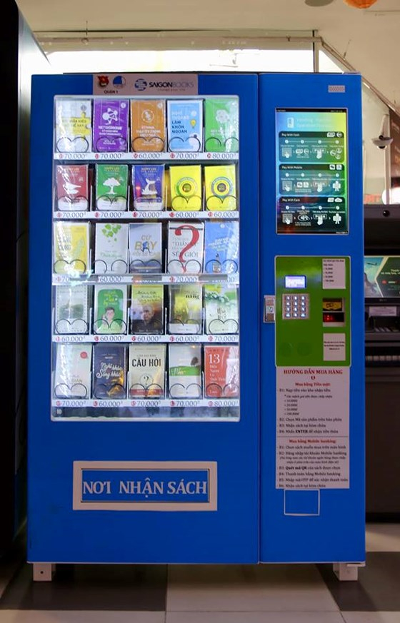 M&aacute;y b&aacute;n s&aacute;ch tự động gi&uacute;p bạn độc c&oacute; thể mua s&aacute;ch v&agrave; thanh to&aacute;n dễ d&agrave;ng hơn&nbsp;