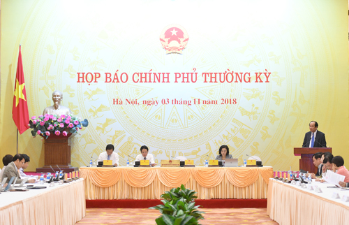 Bộ trưởng, Chủ nhiệm VPCP Mai Tiến Dũng ph&aacute;t biểu mở đầu họp b&aacute;o. Ảnh: VGP/Quang Hiếu