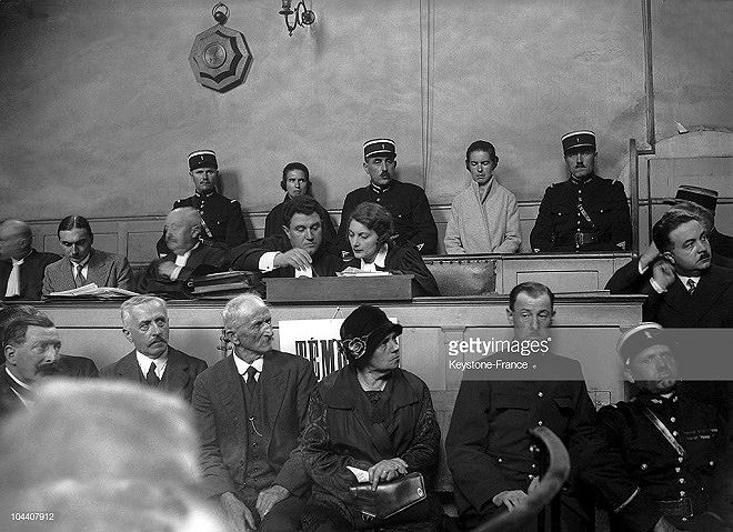 Phi&ecirc;n t&ograve;a x&eacute;t xử chị em Christine v&agrave; L&eacute;a.&nbsp;