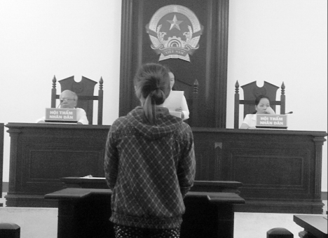 Bị c&aacute;o tại t&ograve;a.