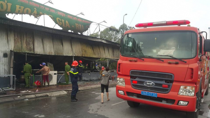 Lực lượng cứu hỏa c&oacute; mặt tại hiện trường khống chế th&agrave;nh c&ocirc;ng vụ hỏa hoản.