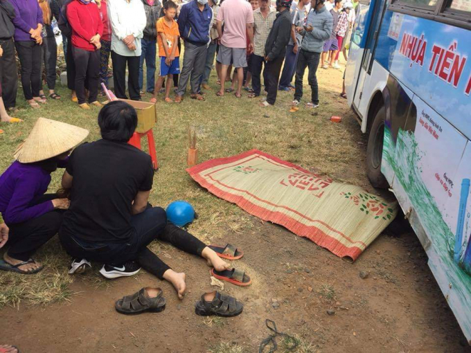 Hiện trường vụ tai nạn giao th&ocirc;ng nghi&ecirc;m trọng.