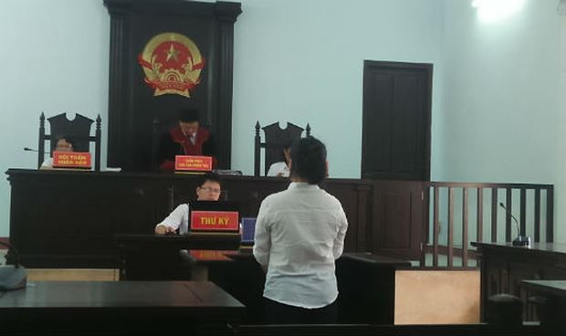 Bị c&aacute;o bị tuy&ecirc;n phạt 9 năm t&ugrave;.