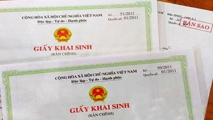 N&ecirc;n đăng k&yacute; khai sinh cho trẻ đ&uacute;ng thời hạn (Ảnh minh họa).