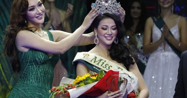 Báo chí quốc tế viết gì về  tân Hoa hậu Trái Đất 2018 - Nguyễn Phương Khánh?