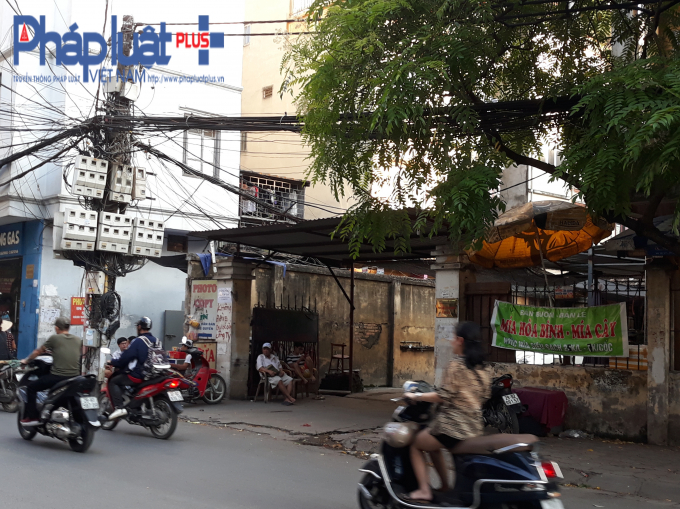 Cổng v&agrave;o của ph&ograve;ng khảo s&aacute;t hiện trường v&agrave; kho vật tư C&ocirc;ng ty cổ phần Tư vấn Thiết kế Kiểm định v&agrave; Địa kỹ thuật.