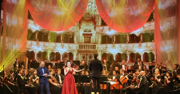 Nữ hoàng Opera Lan Anh hát Bolero đầy ngọt ngào