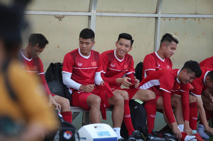 HLV Park Hang Seo &acirc;u lo ng&agrave;y đầu ở L&agrave;o